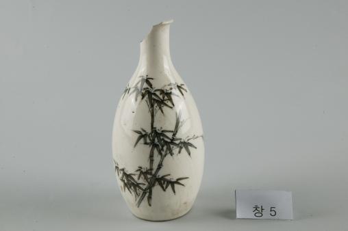 백자 松濤가 쓰인 대나무무늬 병