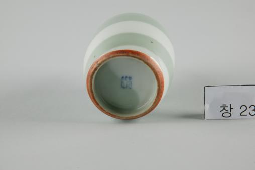 백자 회오리무늬 병