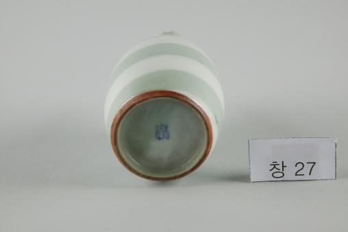 백자 회오리무늬 병