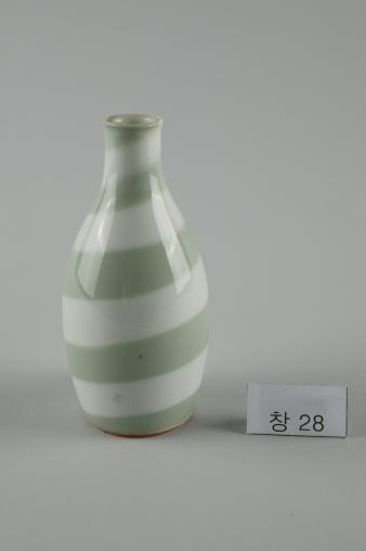 백자 회오리무늬 병