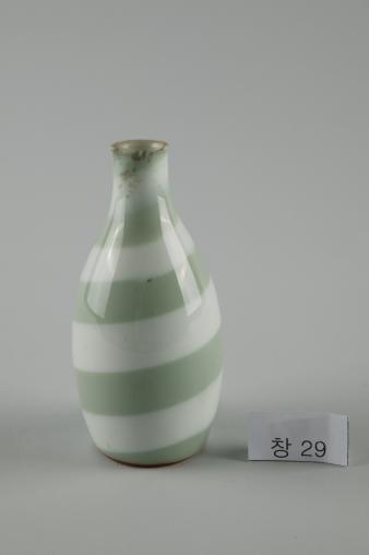 백자 회오리무늬 병