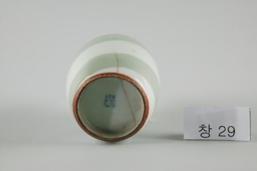 백자 회오리무늬 병