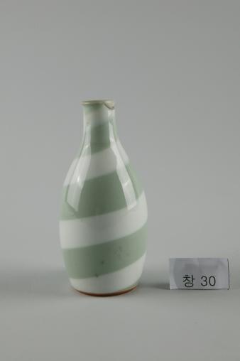 백자 회오리무늬 병