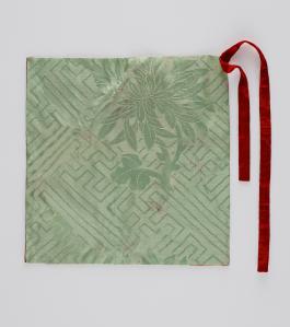 궁중288-2_영친왕비 만자문지국화문 패물보.jpg