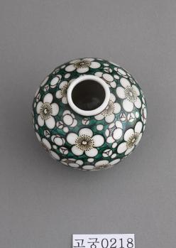 백자채화매화무늬작은병