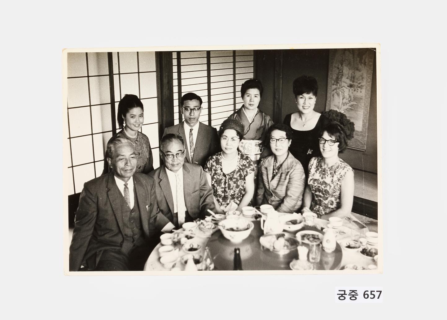 영친왕비와 줄리아 일행 사진