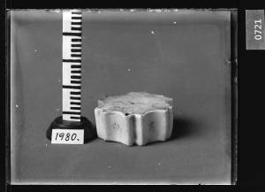 백자청화산수문화형연적 유리건판