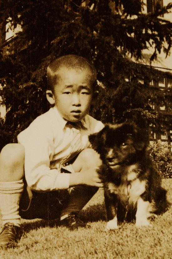 강아지와 함께있는 이구 사진