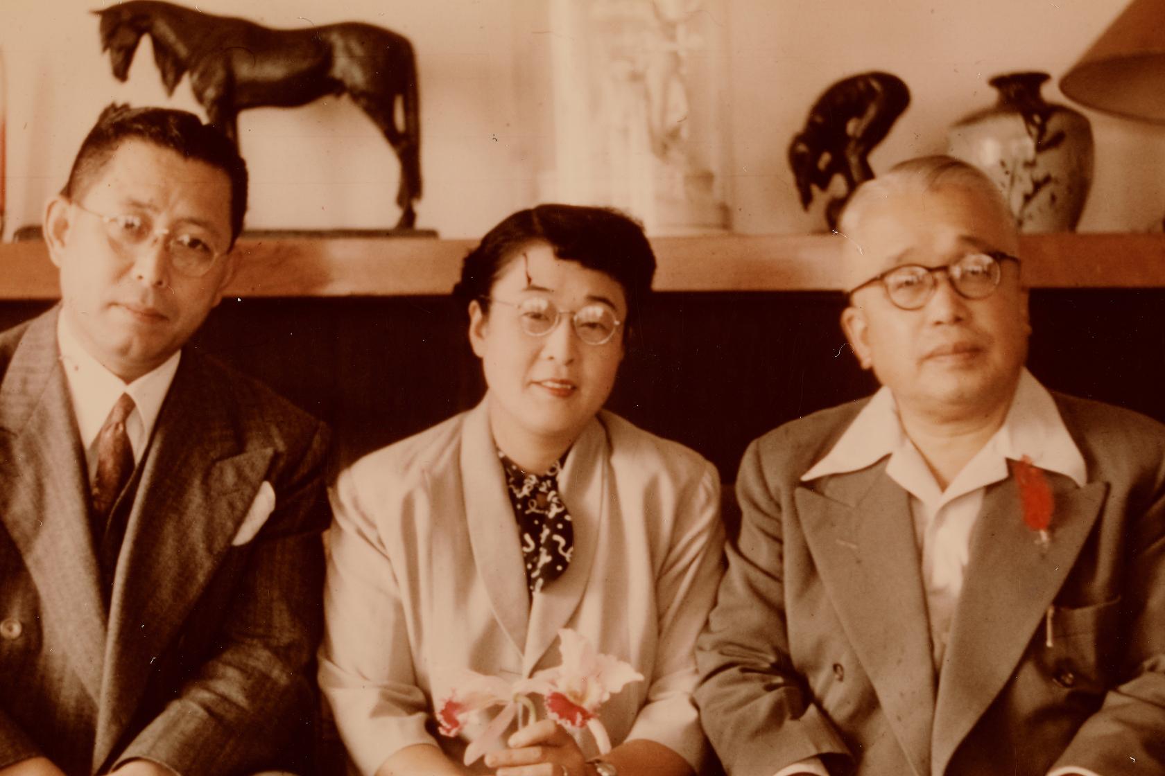 영친왕 부부와 남성 사진