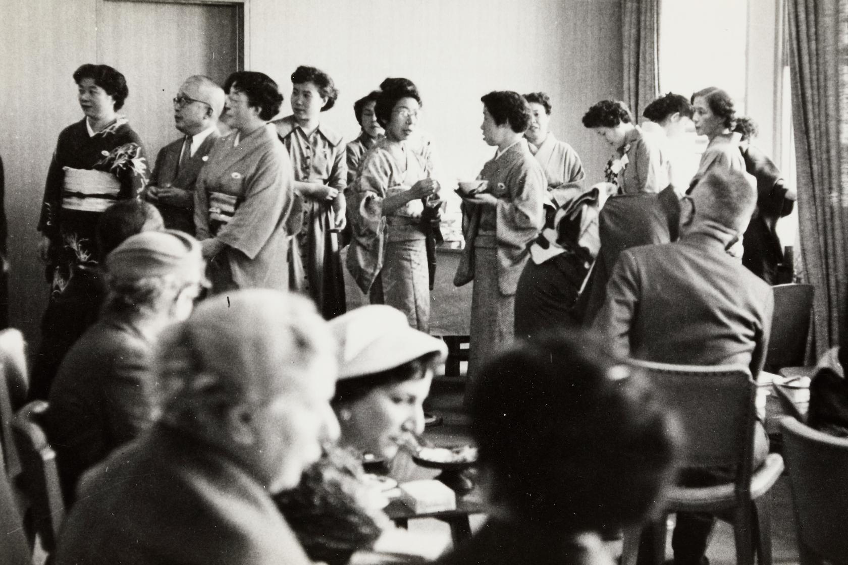 영친왕 부부와 일행 사진