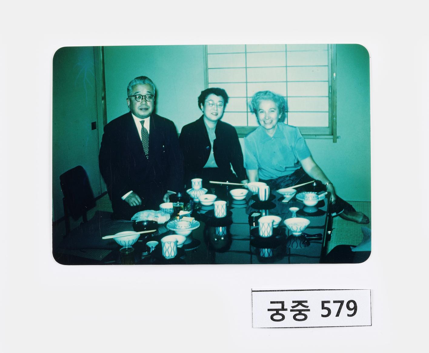 영친왕 부부와 여성 사진