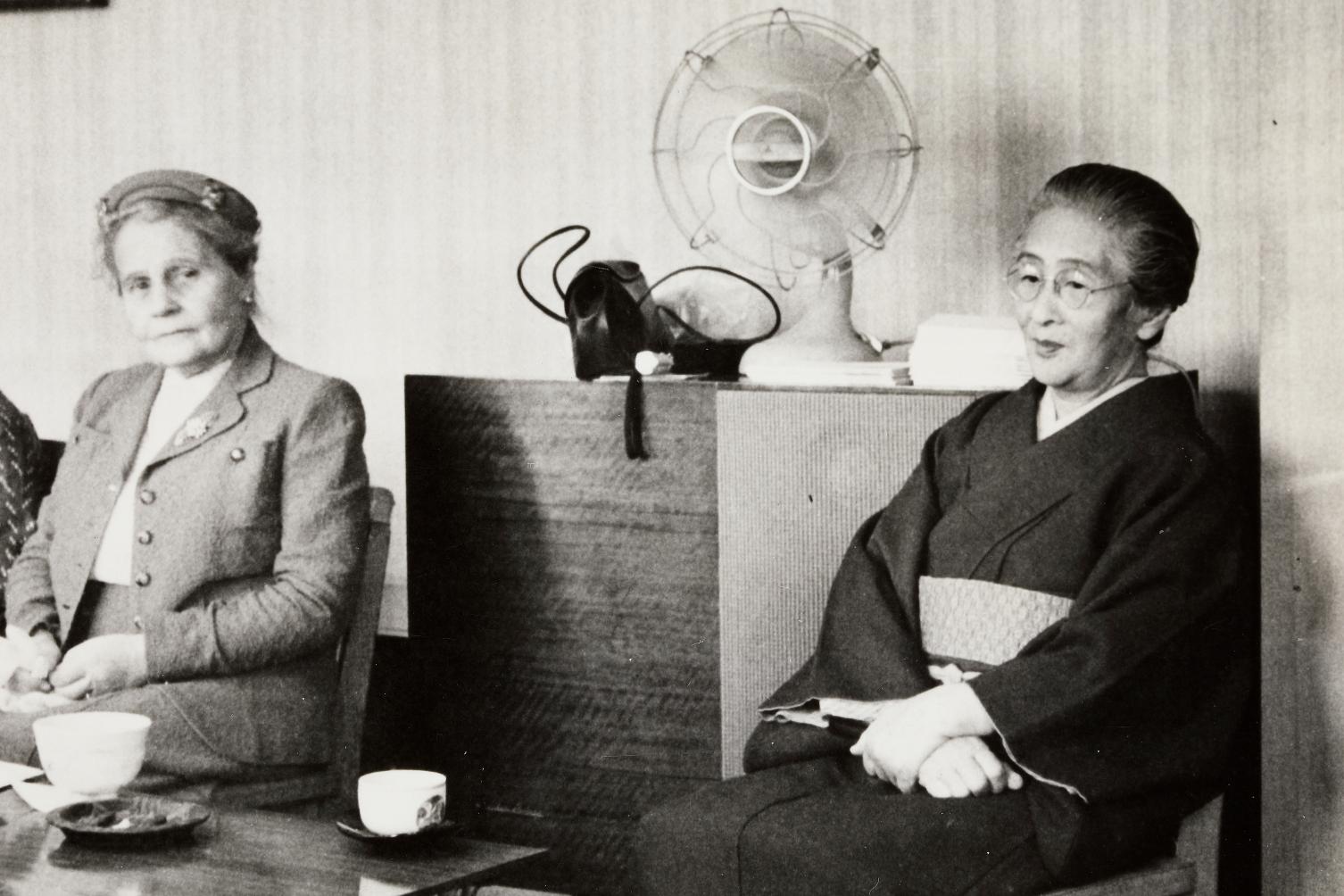 나시모토노미야 이츠코와 여성사진