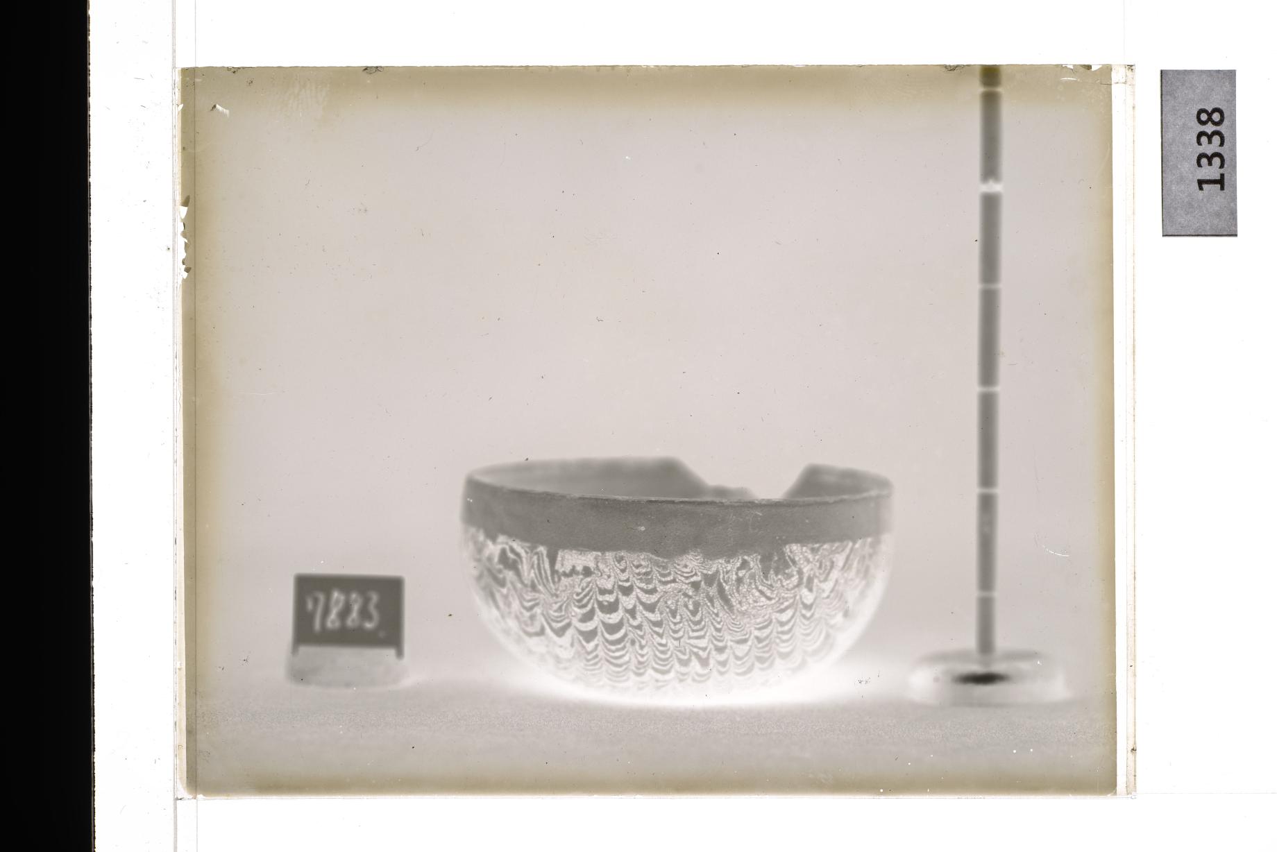 청자연리문잔 유리건판