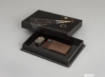 나전칠기부채무늬연갑