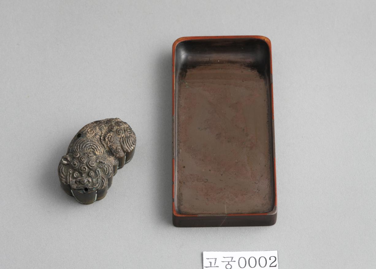 나전칠기부채무늬연갑