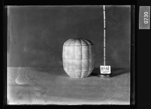 청백자국화형합 유리건판