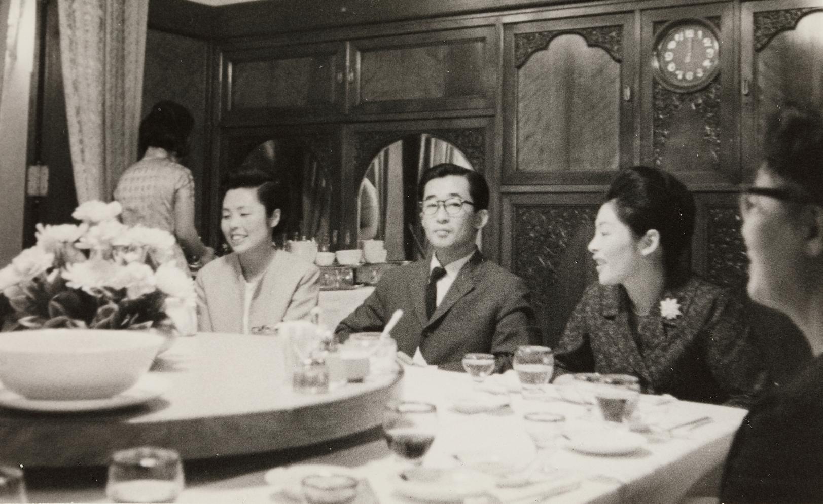 이구와 일행 사진