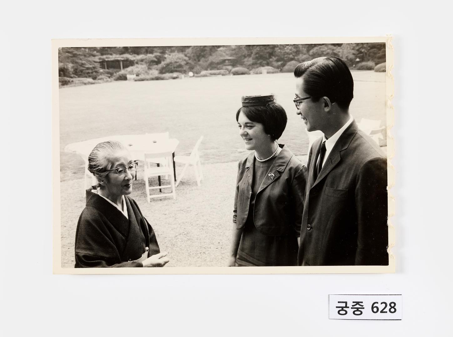 이구와 줄리아 일행 사진